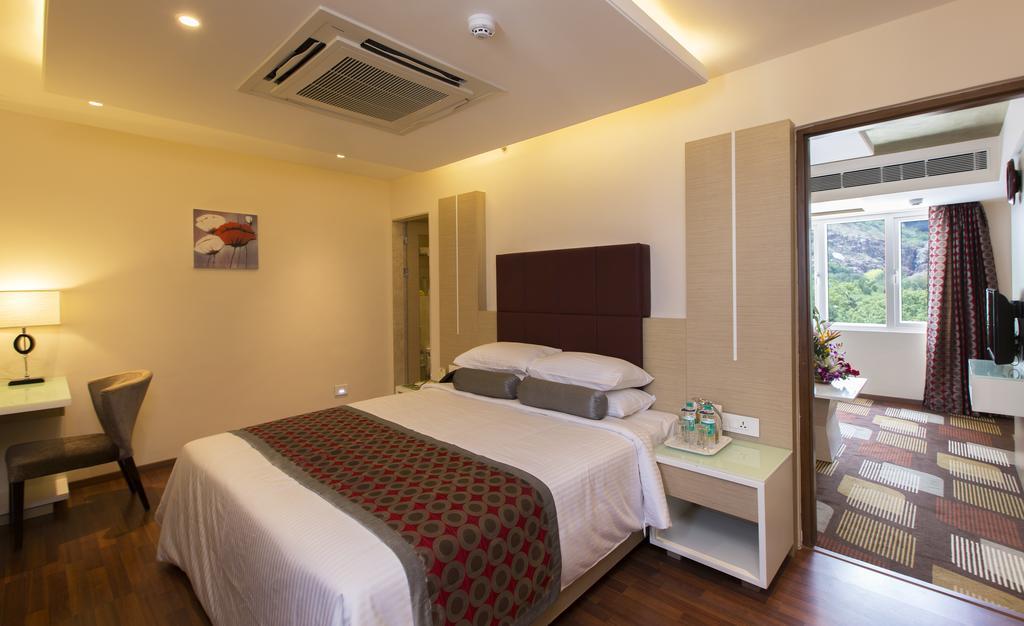 The President Hotel Hubli Zimmer foto